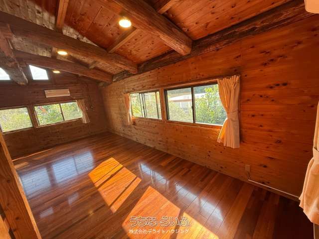Log House for Sale in Onna Village, Okinawa Resort Area - Thumbnail 4
