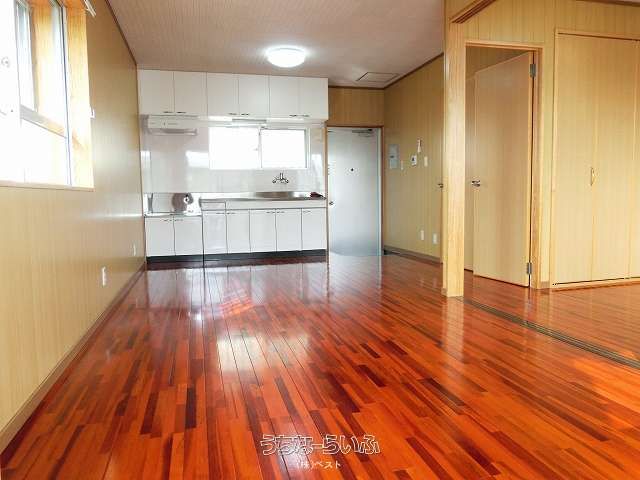 1LDK Apartment for Rent in Ginowan, Okinawa - Quiet Corner Unit - Thumbnail 3
