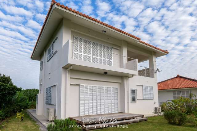 Modern 2LDK Ocean View House for Sale in Ishigaki, Okinawa - Thumbnail 3