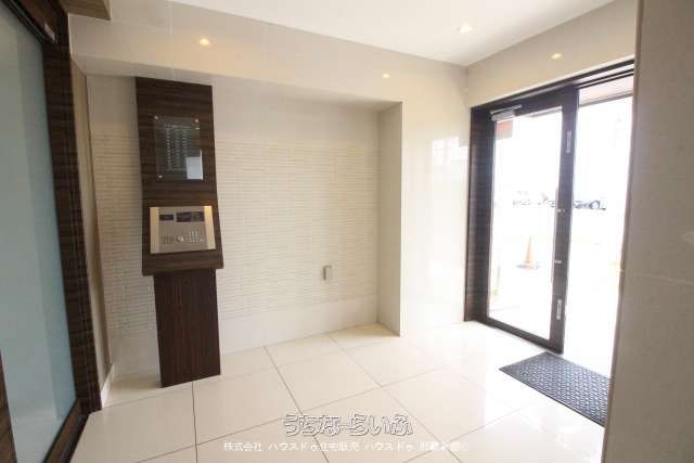 Renovated 3LDK Apartment with Ocean View in Urasoe, Okinawa - Thumbnail 4