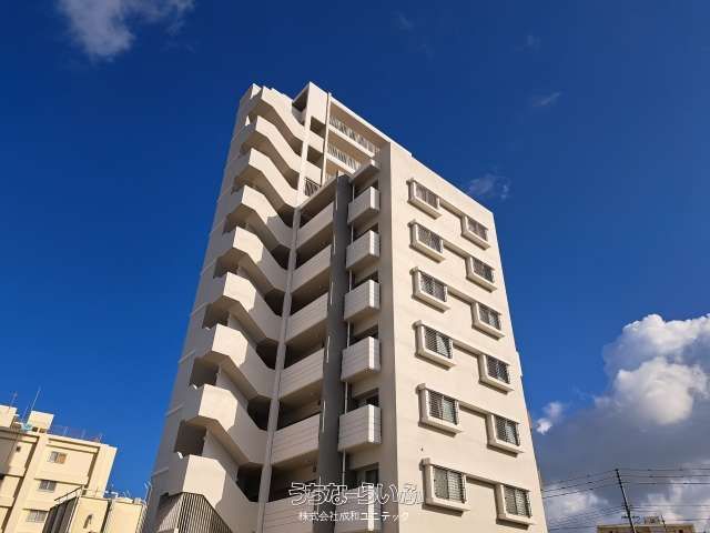 Modern 2LDK Apartment for Sale in Ginowan, Okinawa - Thumbnail 3