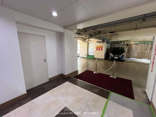1K Apartment for Rent in Naha, Okinawa with Excellent Views - Thumbnail 4