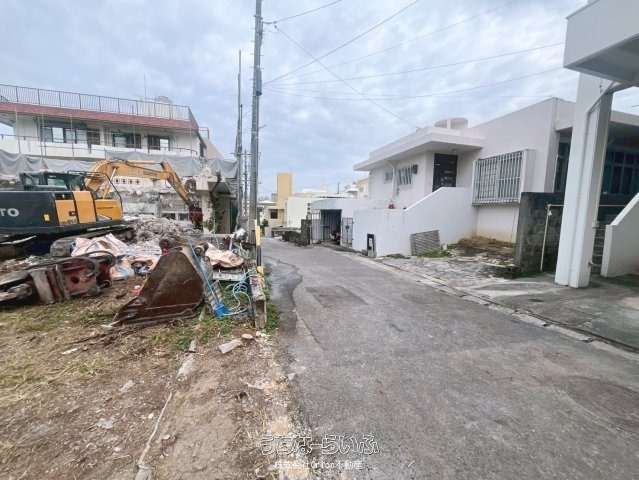 Prime 209m² Residential Land for Sale in Naha City, Okinawa - Thumbnail 2
