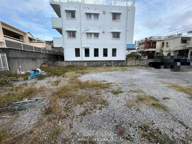 165 sqm Land for Sale in Chatan, Okinawa - Development Plot - Thumbnail 3