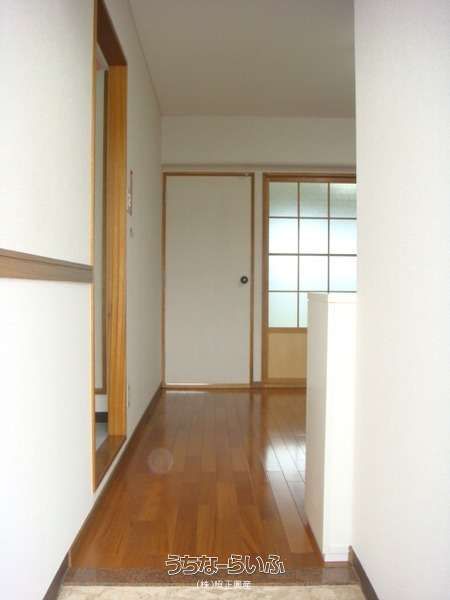 Nex Court Oyakawa 102: 2LDK Apartment for Rent in Nanjo City, Okinawa - Thumbnail 2