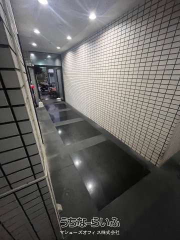 Naha Tsuji Commercial Apartment Building for Sale - 6% Yield - Thumbnail 2