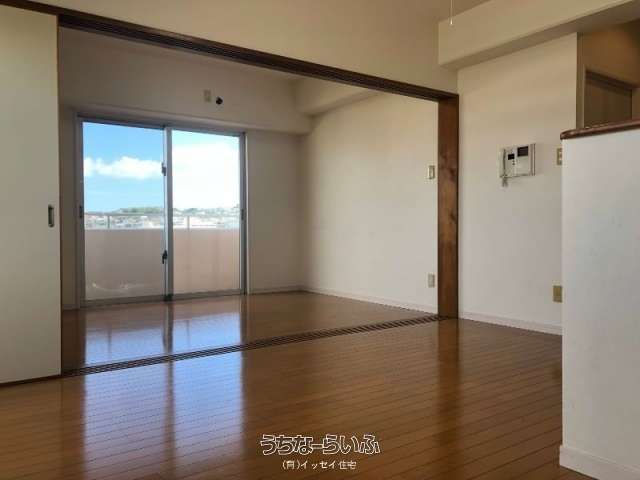 Garden Hills Makiminato 702: 2LDK Rental with Ocean View in Urasoe - Thumbnail 4