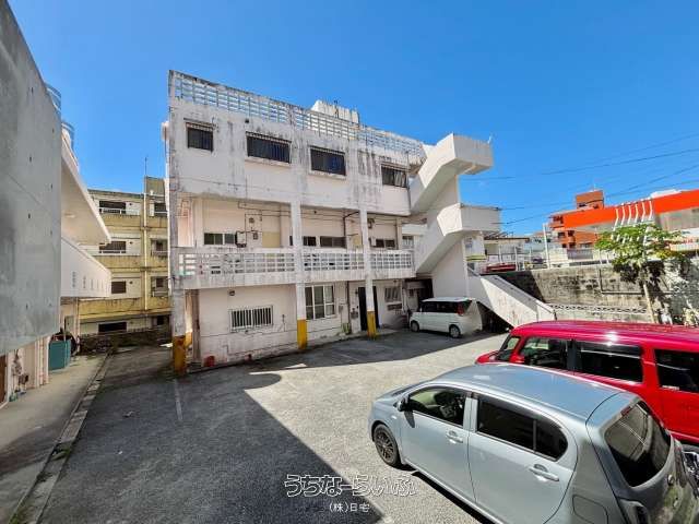 Two-Building Apartment Complex for Sale in Naha, Okinawa - Thumbnail 4