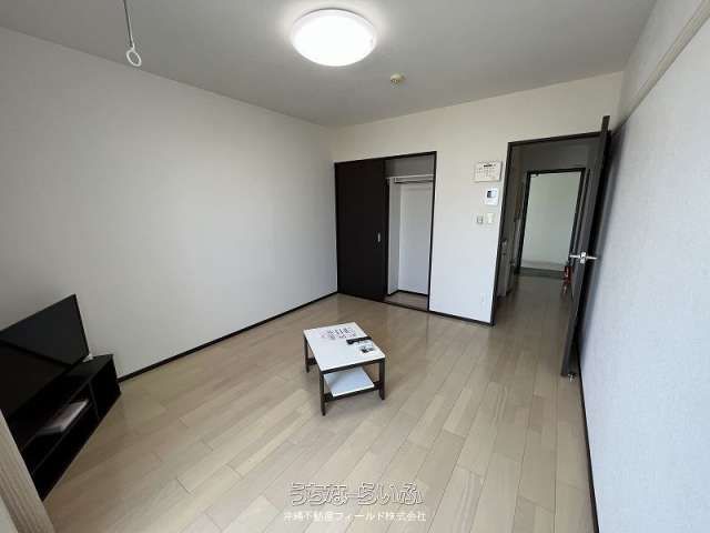 1K Apartment for Rent in Naha, Okinawa - No Security Deposit - Thumbnail 3