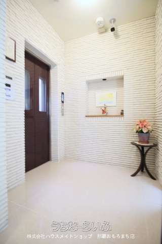 Ocean Terrace II 203: 1R Apartment for Rent in Chatan, Okinawa - Thumbnail 2