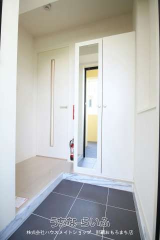 Ocean Terrace II 203: 1R Apartment for Rent in Chatan, Okinawa - Thumbnail 3