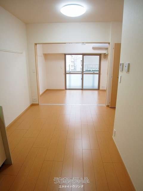 1DK Apartment for Rent in Naha City, Okinawa - Thumbnail 3