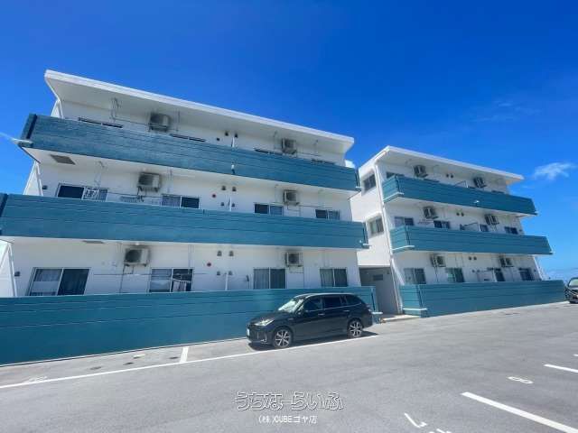3LDK Pet-Friendly Apartment for Rent in Ginowan, Okinawa - Thumbnail 2
