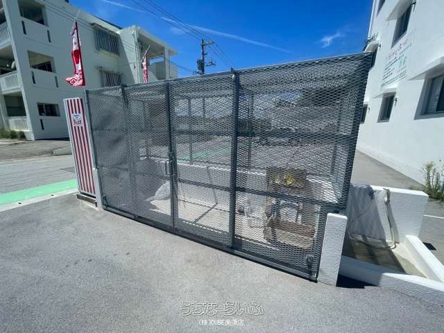 3LDK Pet-Friendly Apartment for Rent in Ginowan, Okinawa - Thumbnail 3
