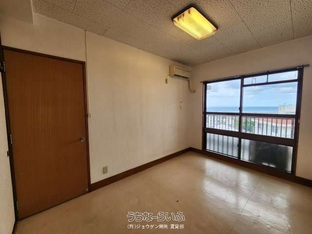 2LDK Apartment for Rent in Ginowan, Okinawa | Elevator & Parking - Thumbnail 4