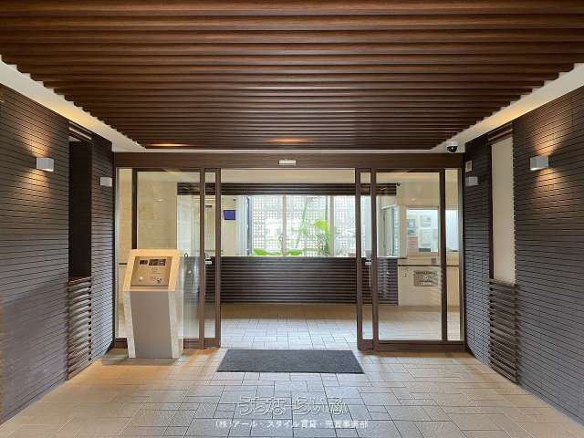 Ocean View 2LDK Apartment for Sale in Naha, Okinawa - Thumbnail 3