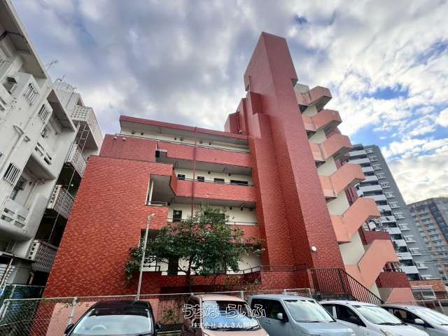 Lions Mansion Makishi Investment Apartment for Sale in Naha - Image 1
