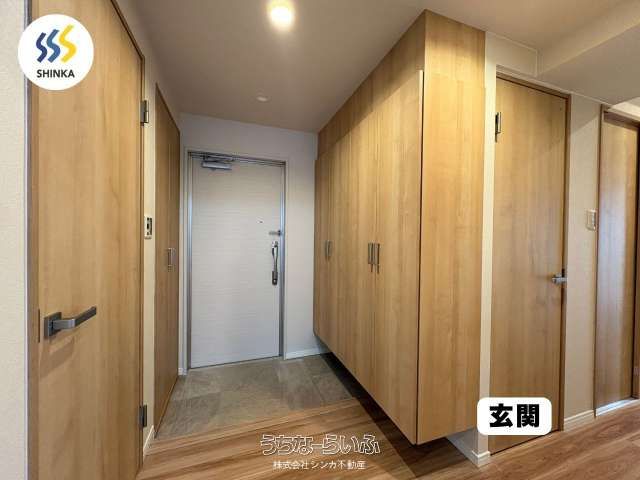Modern 4LDK Apartment with Renovation in Toyosaki, Okinawa - Thumbnail 3