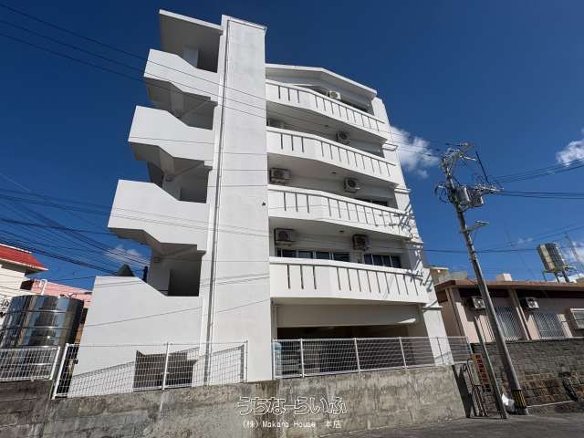 Yomitan Village Investment Condo with Ocean View & 9.72M Yen Income - Image 1