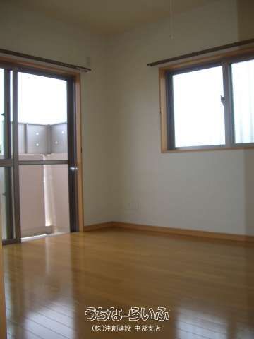 Oasis Miyabi 302: 2LDK Rental Apartment in Okinawa City - Thumbnail 2