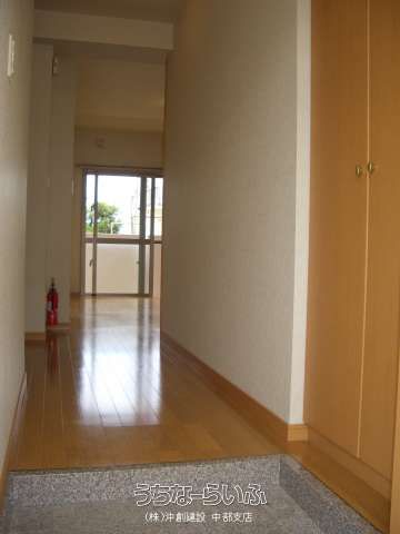 Oasis Miyabi 302: 2LDK Rental Apartment in Okinawa City - Thumbnail 4