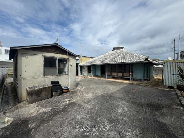 Land for Sale in Urasoe, Okinawa - 342.89 sqm with Old House - Thumbnail 2