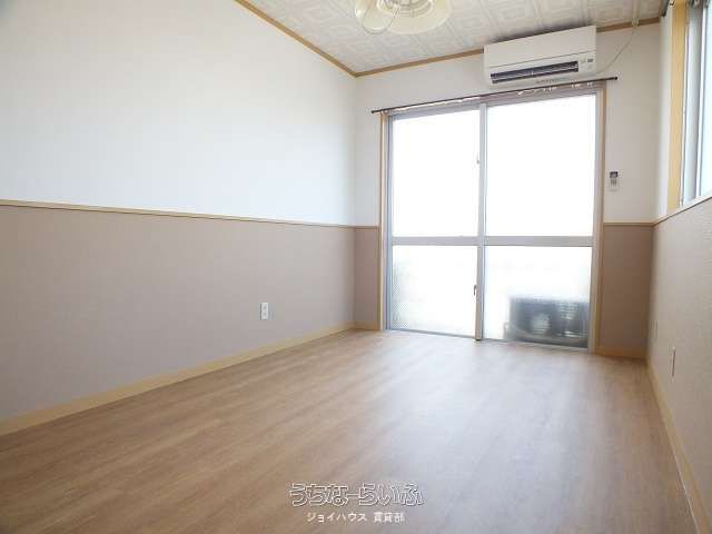 Light House 305: 1-Room Apartment for Rent in Minamiuehara, Okinawa - Thumbnail 4