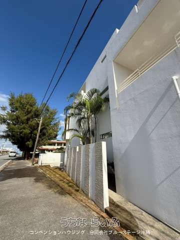 Sunset View House with Rooftop Terrace in Yomitan, Okinawa - Image 1