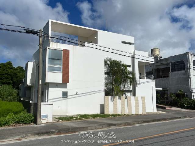 Sunset View House with Rooftop Terrace in Yomitan, Okinawa - Thumbnail 3