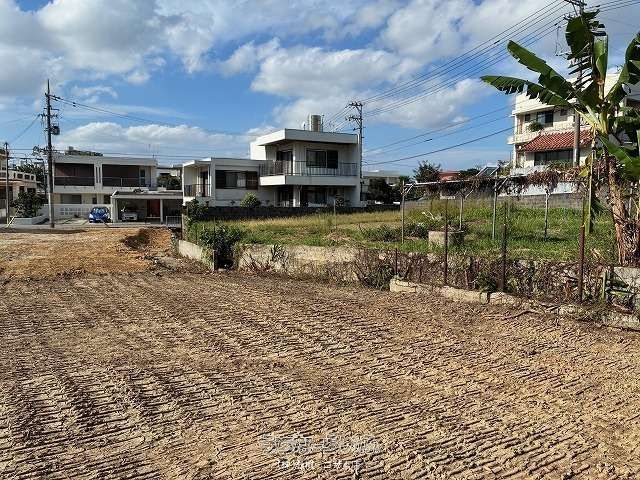 Land for Sale in Kitakagusuku Village, Okinawa - 5 Min Walk to AEON Mall - Thumbnail 4