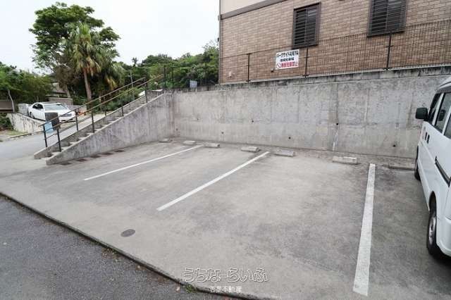 Park Side Aniya 201: 2DK Rental Apartment in Naha, Okinawa - Thumbnail 3
