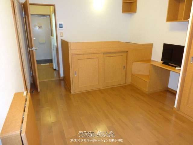 Leopalace Mekaru 205: Furnished 1K Apartment for Rent in Okinawa City - Image 1
