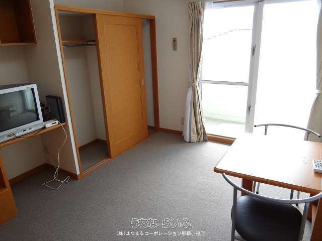 Leopalace Mekaru 205: Furnished 1K Apartment for Rent in Okinawa City - Thumbnail 4