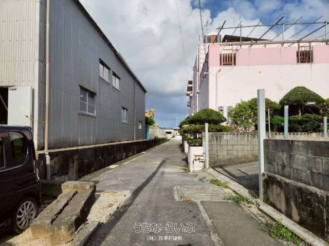 211.2 sqm Land for Sale in Tomigusuku, Okinawa - Prime Residential Plot - Thumbnail 3