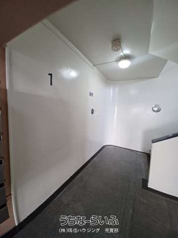 Suematsu Mansion 2LDK Apartment for Sale in Naha, Okinawa - Thumbnail 3