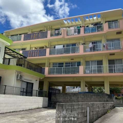 12-Unit Apartment for Sale in Okinawa City with 6.86% Yield - Thumbnail 2