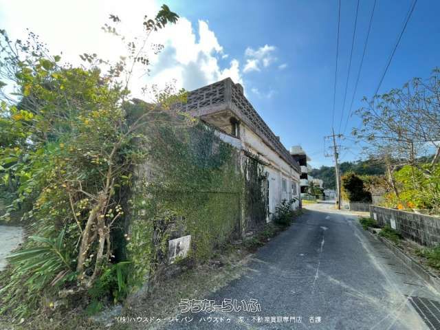 360 sqm Land with House in Nago City, Okinawa for Sale - Thumbnail 4