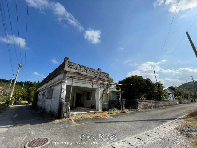 360 sqm Land with House in Nago City, Okinawa for Sale - Thumbnail 3