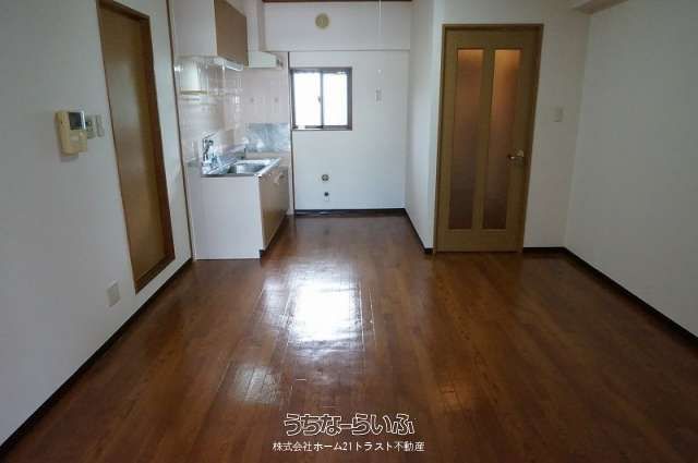 Precious 301: 2LDK Apartment for Rent in Nishihara, Okinawa - Thumbnail 4