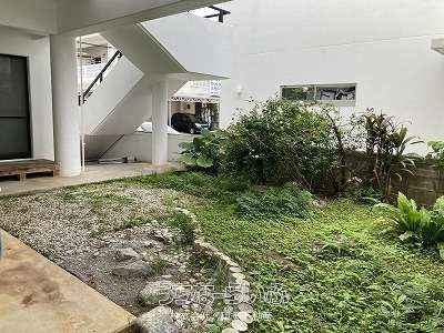 9LDK House for Sale in Chatan, Okinawa - 238m² - Thumbnail 3