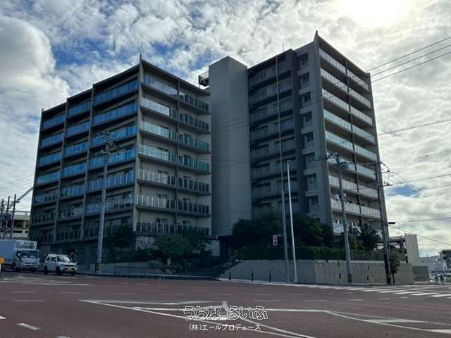 Premist Chatan Ihei Sea & Forest 2LDK Top Floor Corner Unit - Thumbnail 3