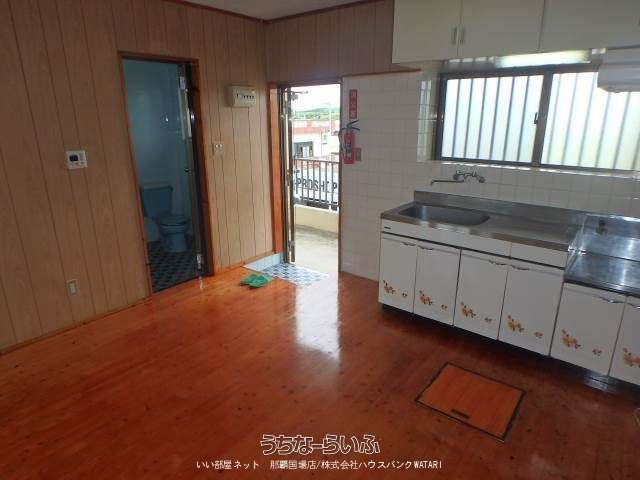 Co-op Tokashiki 302: 2DK Apartment for Rent in Nanjo City, Okinawa - Thumbnail 2