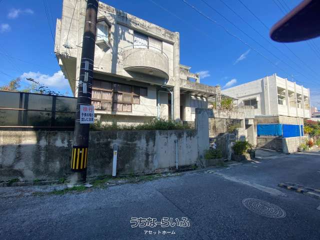 Unique RC Design 4LDK House for Rent in Naha, Okinawa - Thumbnail 3