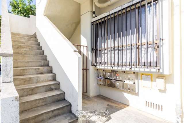 1K Apartment for Rent in Naha, Okinawa - No Deposit, No Key Money - Thumbnail 3