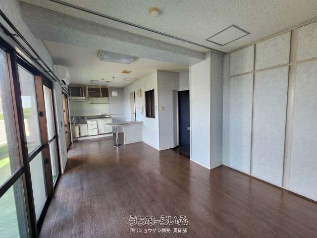 Ocean View 1R Apartment for Rent in Ginowan, Okinawa - Thumbnail 4