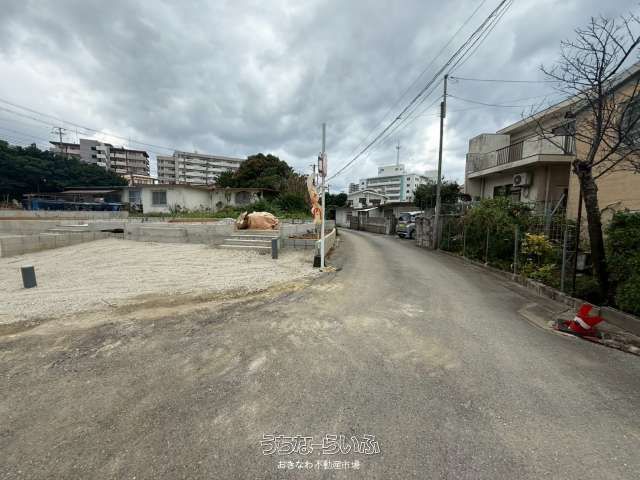 New 4LDK House for Sale in Urasoe, Okinawa with 3-Car Parking - Thumbnail 4