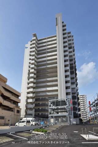 Presence Loge Reve Tower 2LDK Apartment for Sale in Naha - Thumbnail 2