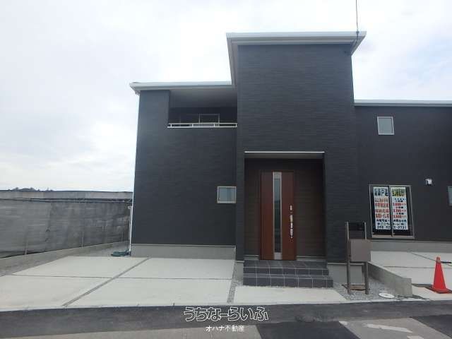 New 3LDK House in Uruma, Okinawa with ZEH & Superior Housing Cert - Thumbnail 3