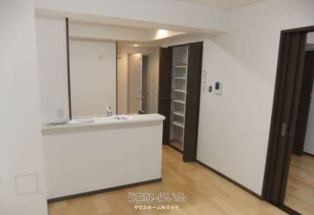1LDK Apartment for Rent in Naha Oroku with Free Parking & Internet - Thumbnail 3