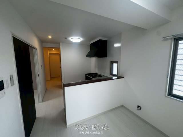 New 3LDK Apartment for Rent in Naha, Okinawa with Auto-Lock - Thumbnail 4